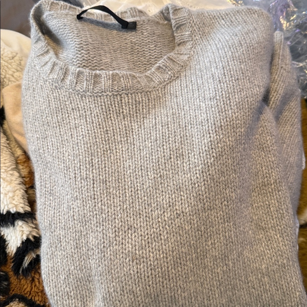 USED Jenni Kayne Classic Cream Crew Neck Sweater - Picture 6 of 6